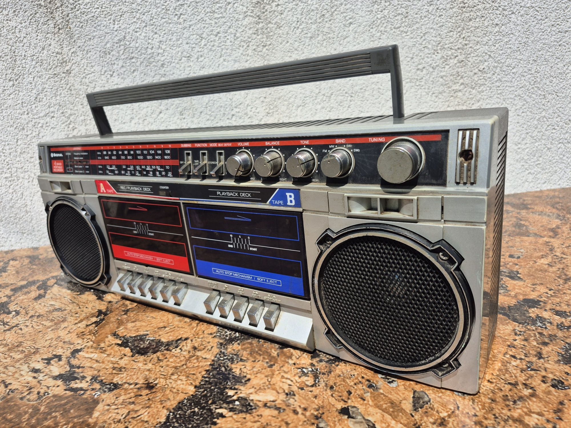 Radio Casetofon marca Signal, model RC- 7070,made in japan