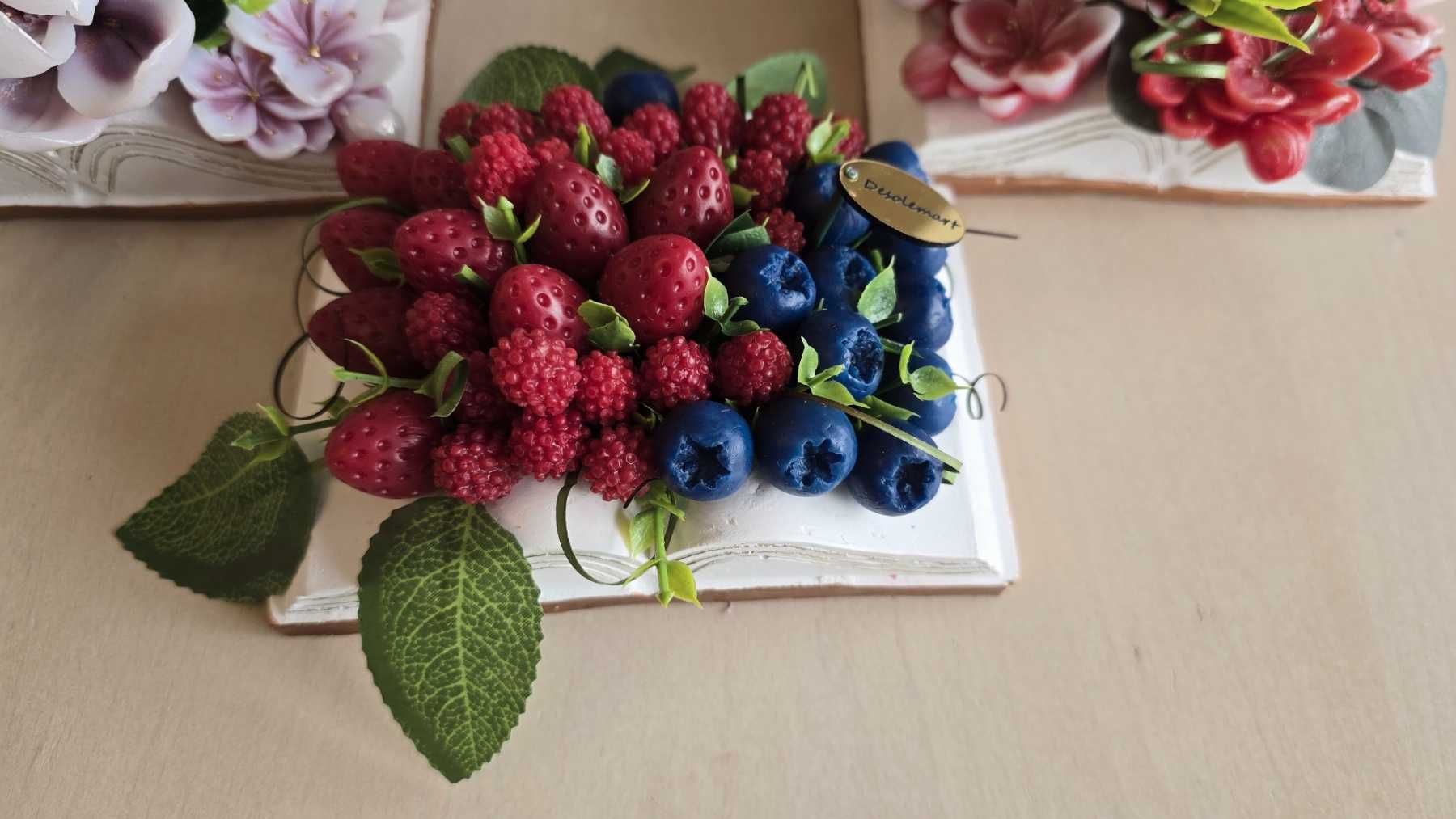 Сапунени цветя в керамична книжка, подарък за учител