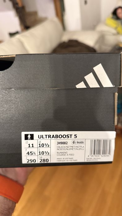 Adidas Ultraboost 5 marimea 45 1/3 , NOI CU ETICHETA, NEPURTATI