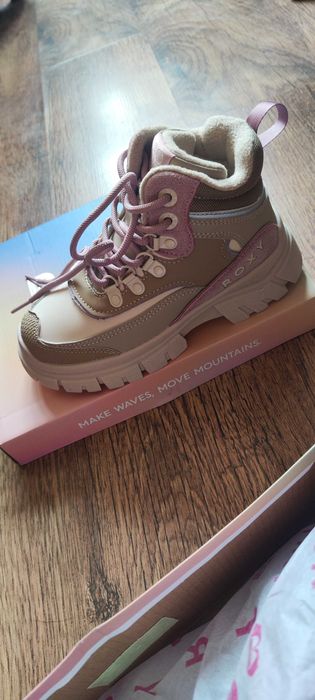 НОВИ! Зимни обувки ROXY