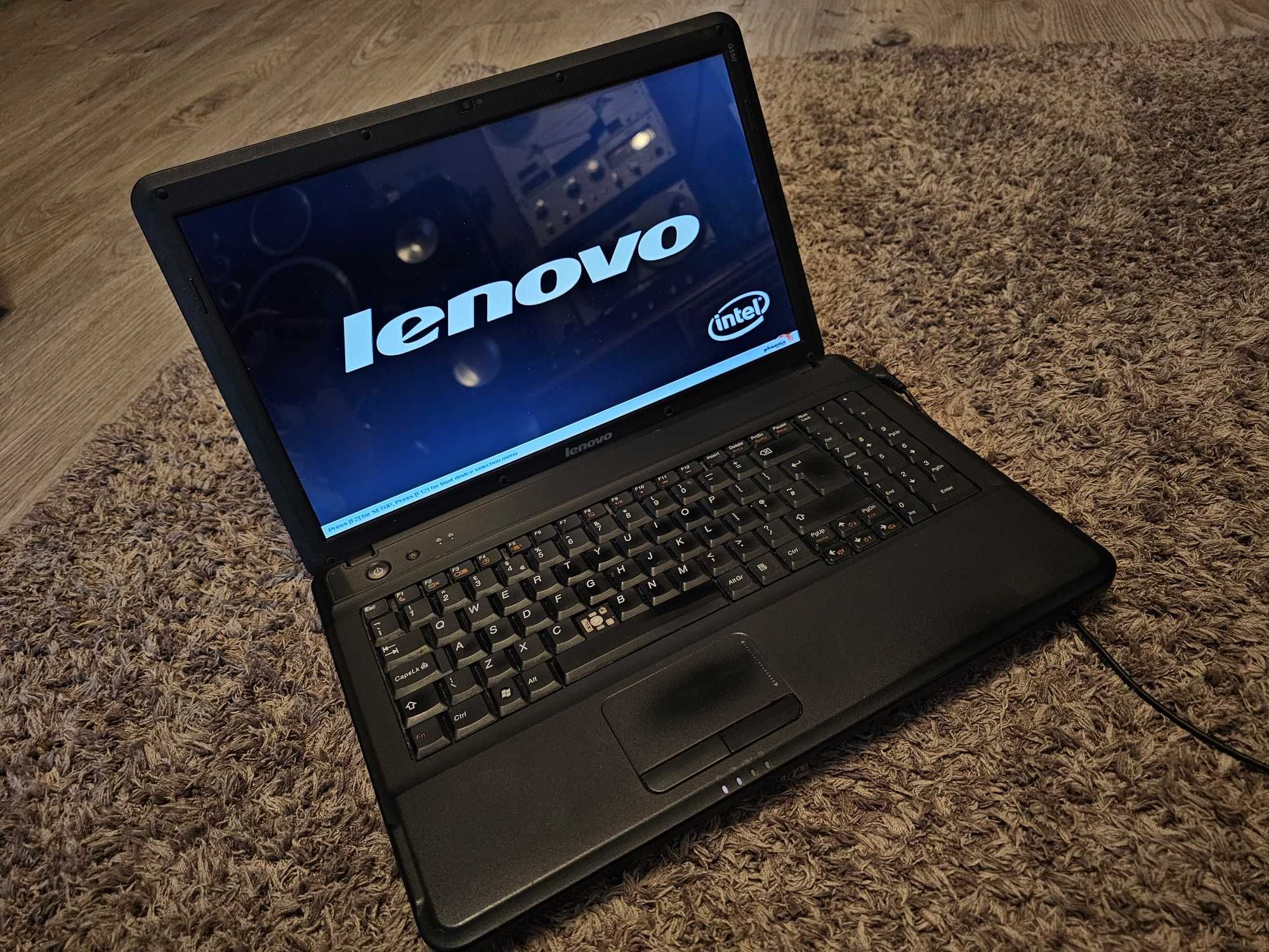 Lot Laptop ASUS PRO57V, X550L , HP 6715, HP G6-1111SQ . Lenovo G550