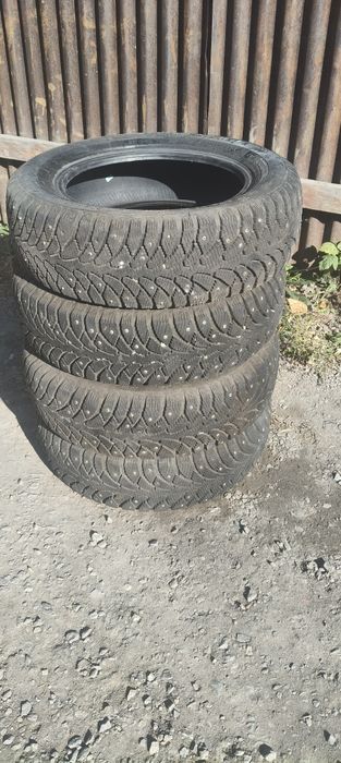 Продам зимнюю резину 175/65 r14