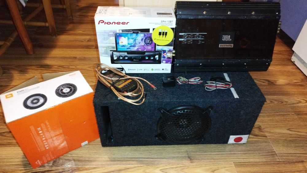 Компактна музика за кола