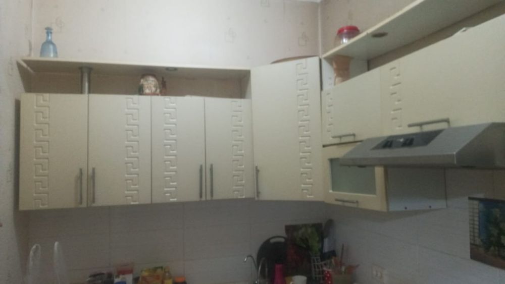 Продам кухонный гарнитур в клмплекте!