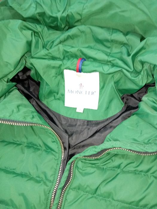 Продавам яке с гъши пух, непромукаемо