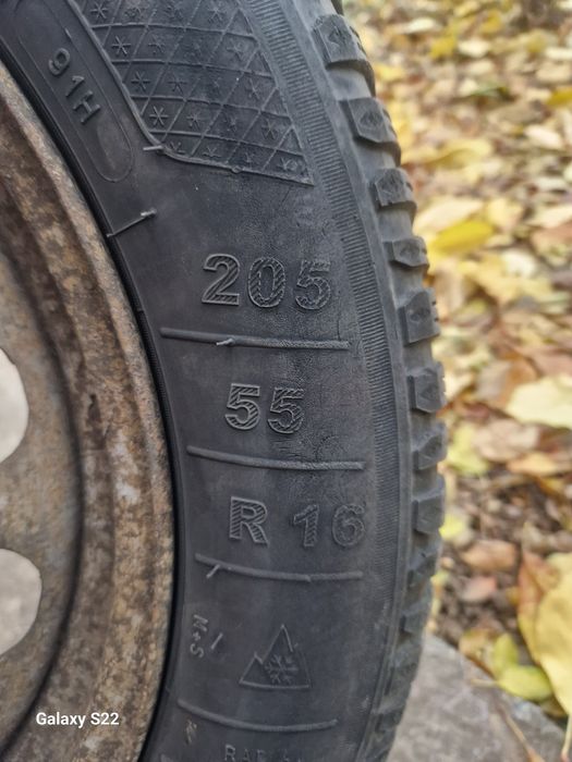 Vand roti cu cauciucuri de iarnă 205/55/16 .