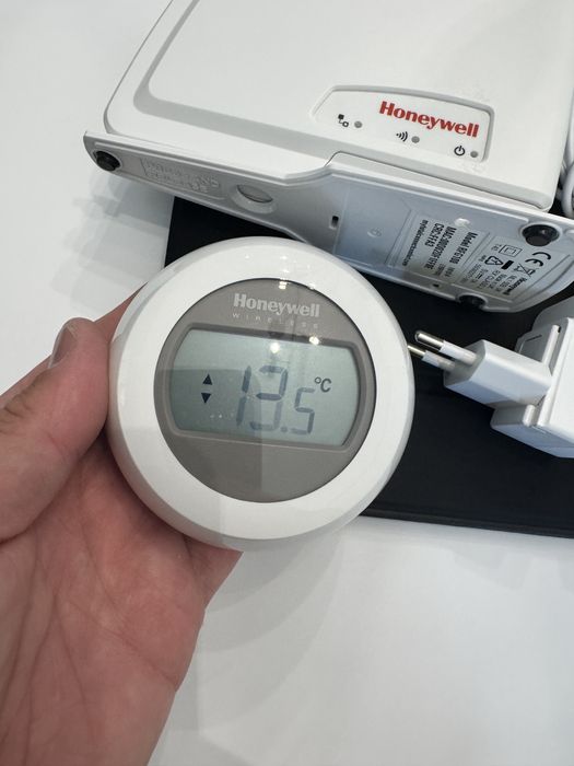 Termostat ambient wireless si internet pentru control remote