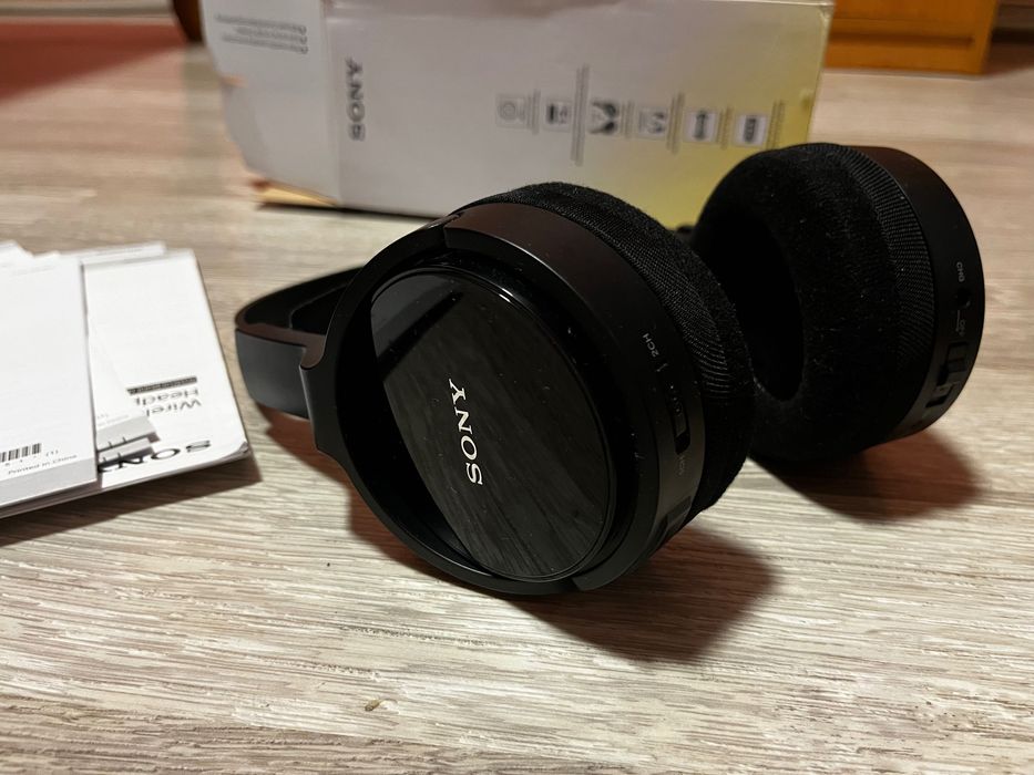 Слушалки Sony MDR-RF811RK