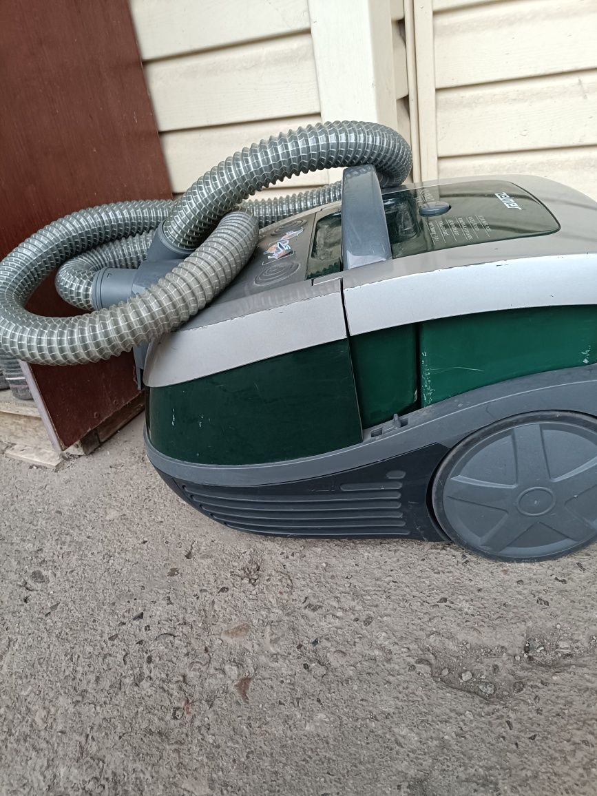 Продам моющий пылесос