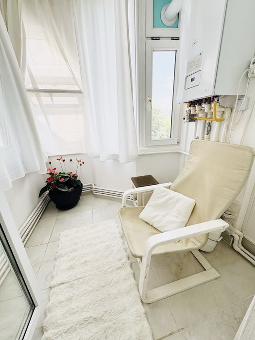 Vand apartament 2 camere Piata Centrala