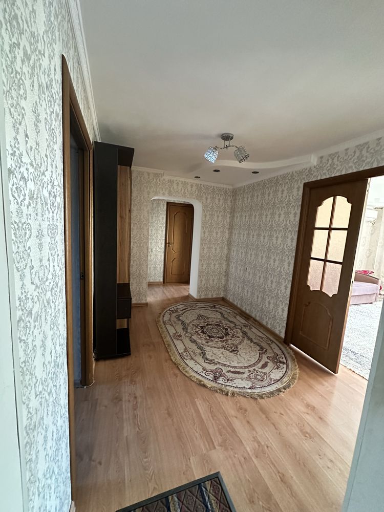 Продам 4х комн квартиру в центре