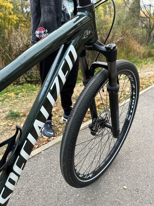 Продавам нов велосипед Specialized, град София. Градско/планински