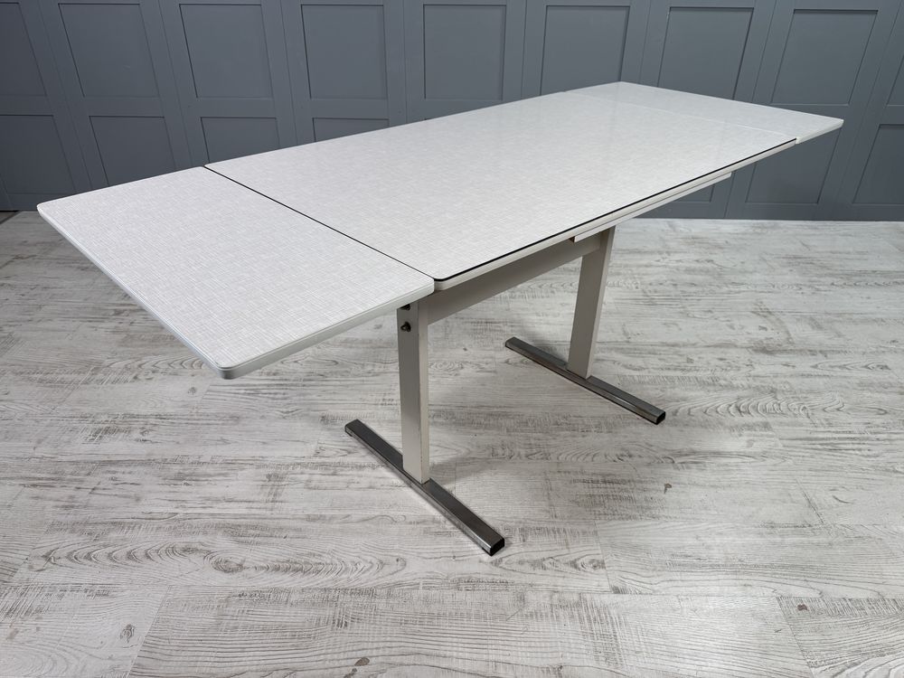 Трапезна маса, разтегателна- Formica от 70-те Г455