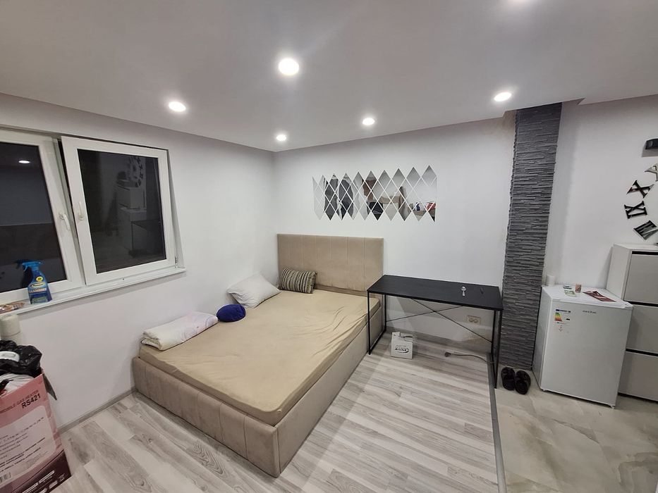 Vând garsoniera in vulcan