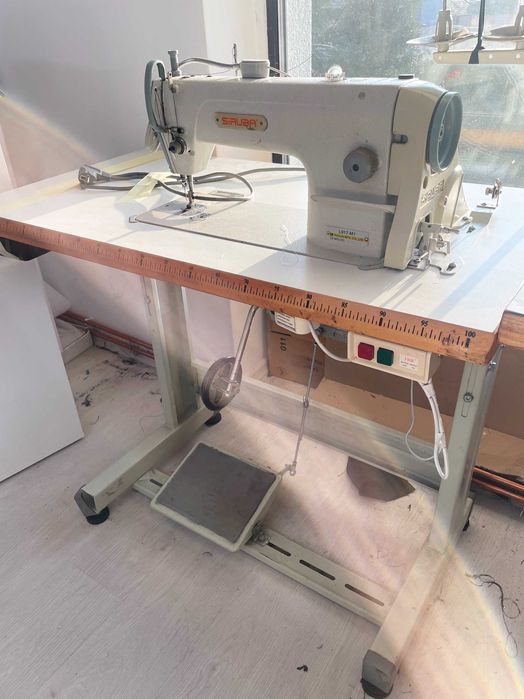 Masina de cusut liniara Siruba- Stare impecabila