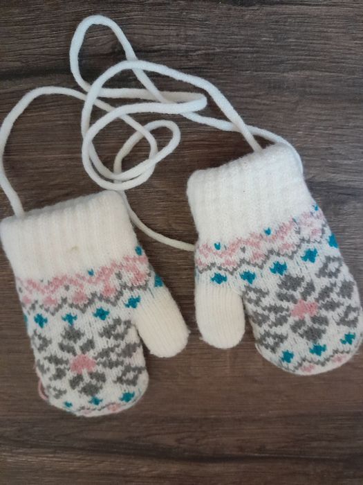Топли бебешки ръкавици и пантофки