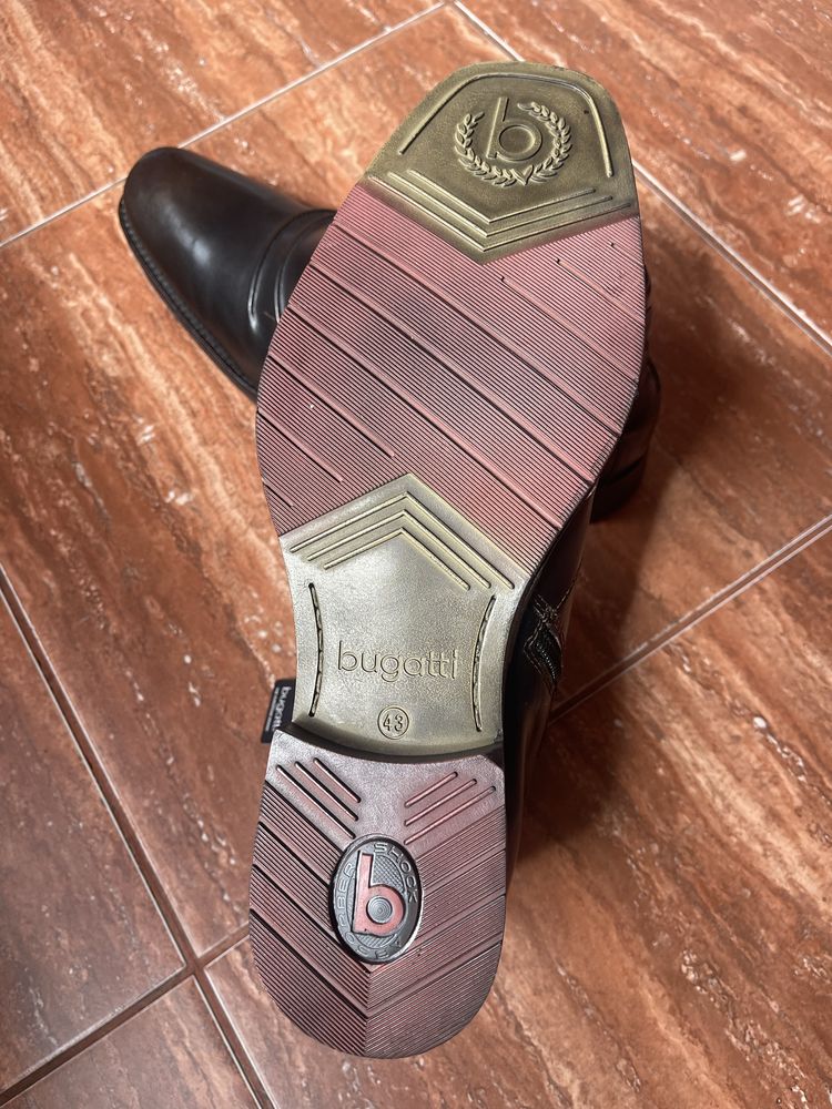 Ghete bugatti din piele