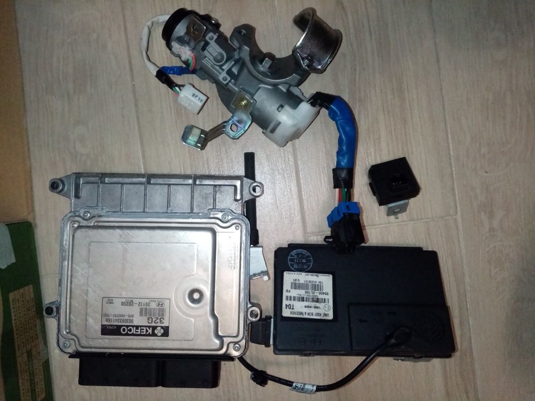 Компютър ECU за хюндай i30 бензин 2007-2011г.