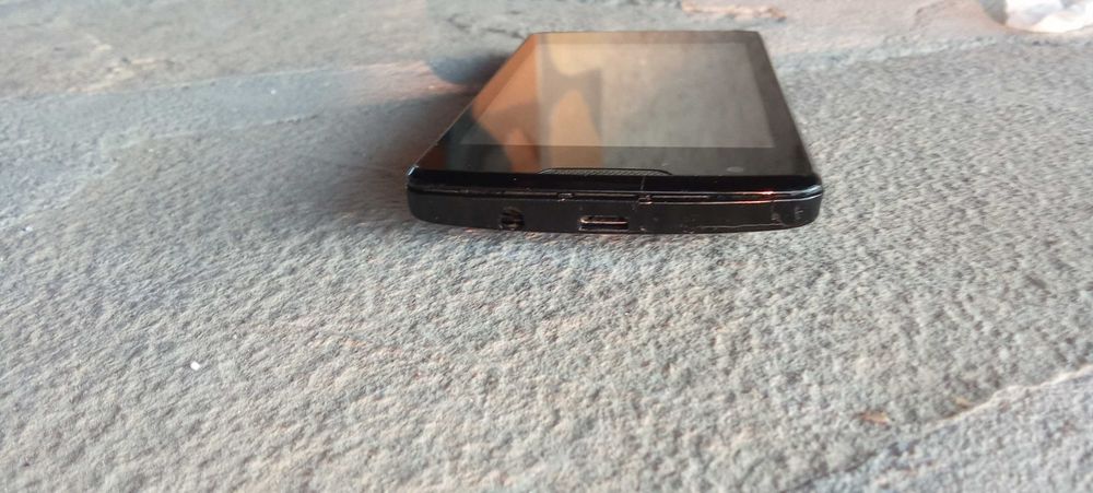 Lenovo A1000 – работещ телефон + зарядно + microSD