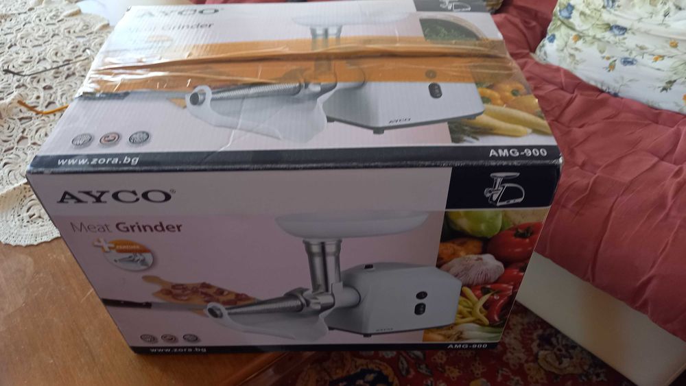 Продавам Машина за мелене на месо( месомелачка ) AYCO