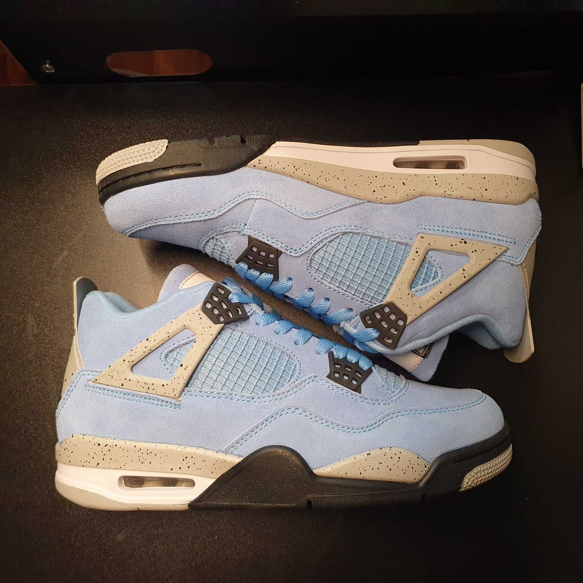 Air Jordan 4 Retro University Blue