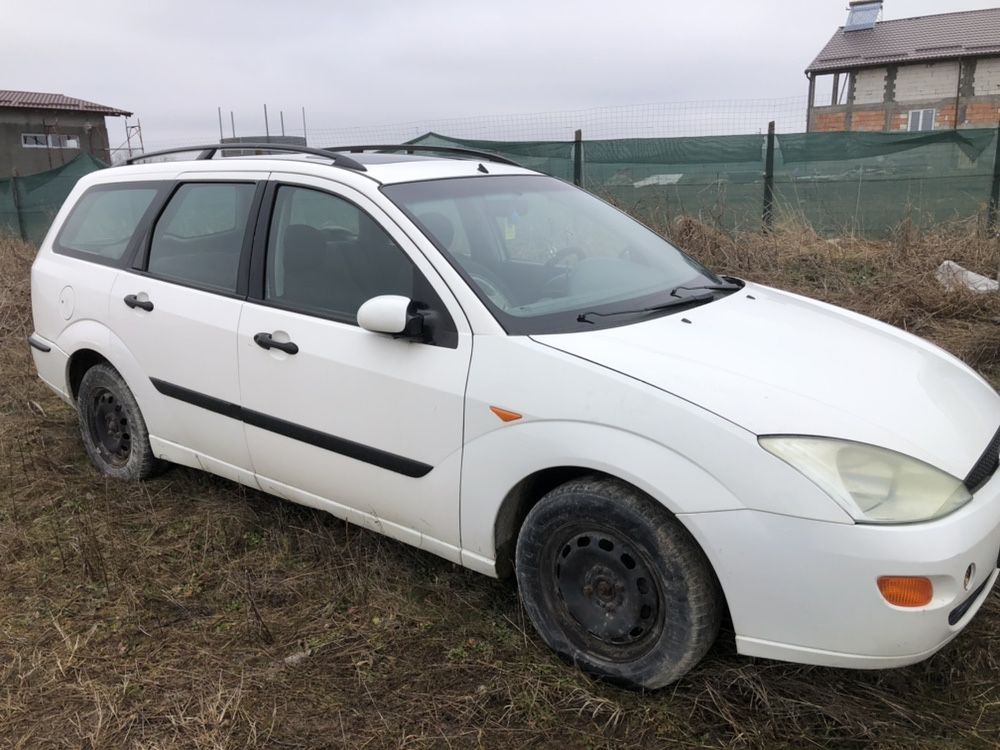 Dezmembrez ford focus 1.8 tddi