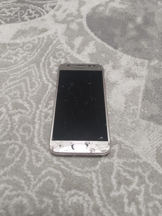 Samsung J7 (2017)