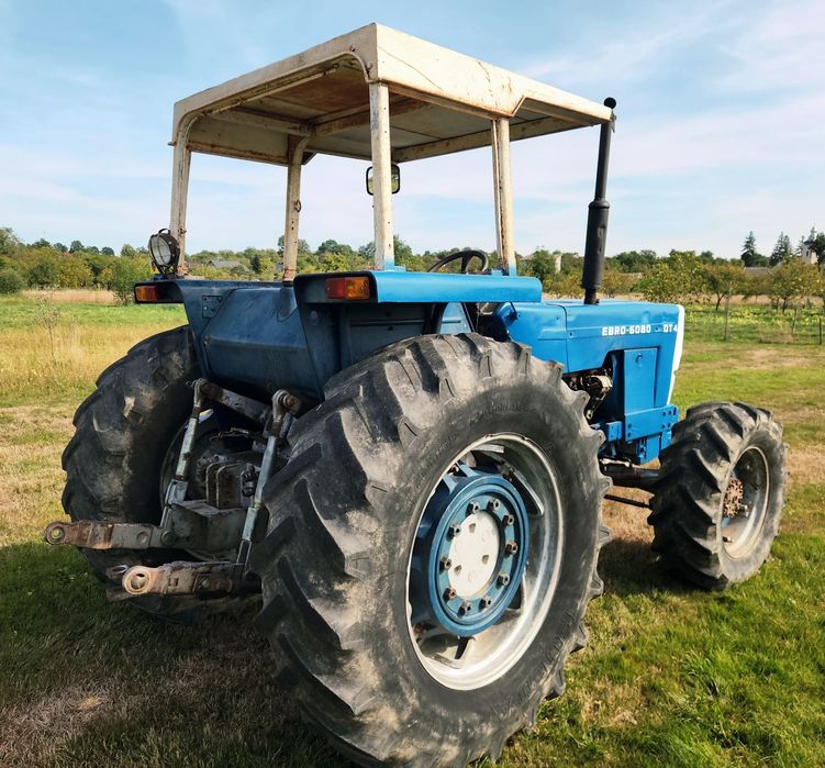 Tractor EBRO 6080 DT 4x4 motor Perkins în 4 pistosne de 80 cp