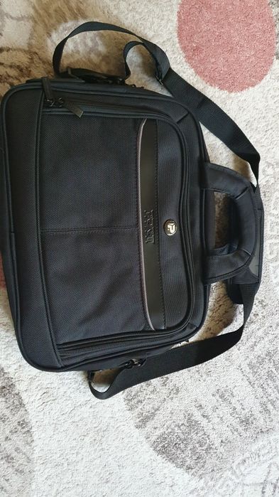 Geantă laptop  marca Port designed în Paris