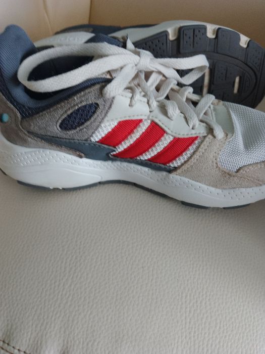 Vind Adidas pt femei