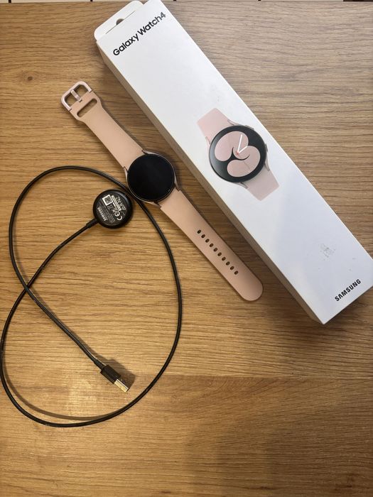 Смарт часовник Samsung galaxy Whatch4