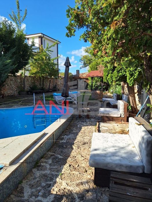 Къща в Варна-Галата площ 660 цена 850000