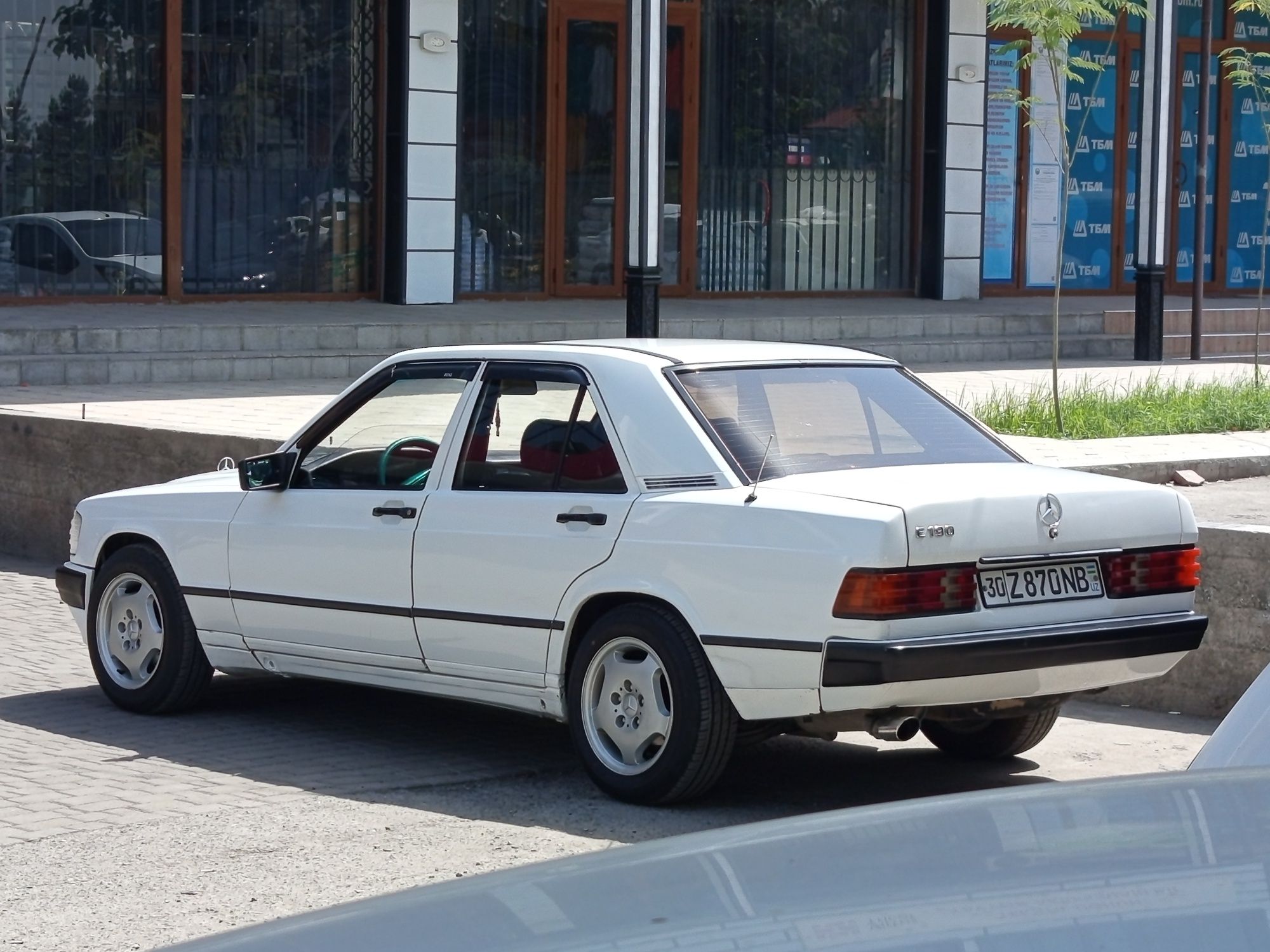 Мерседес Бенс W201.