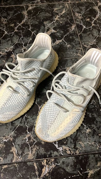 Yeezy 350 shoes