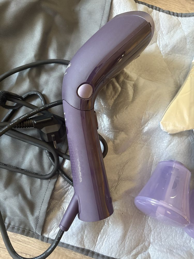 Уред за гладене на пара Philips-модел STH7050/30