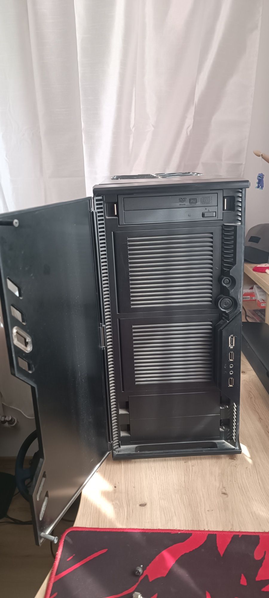 Vând PC Gaming AMD Ryzen 3, GTX 970 4GB, 32GB RAM 3200Mhz,