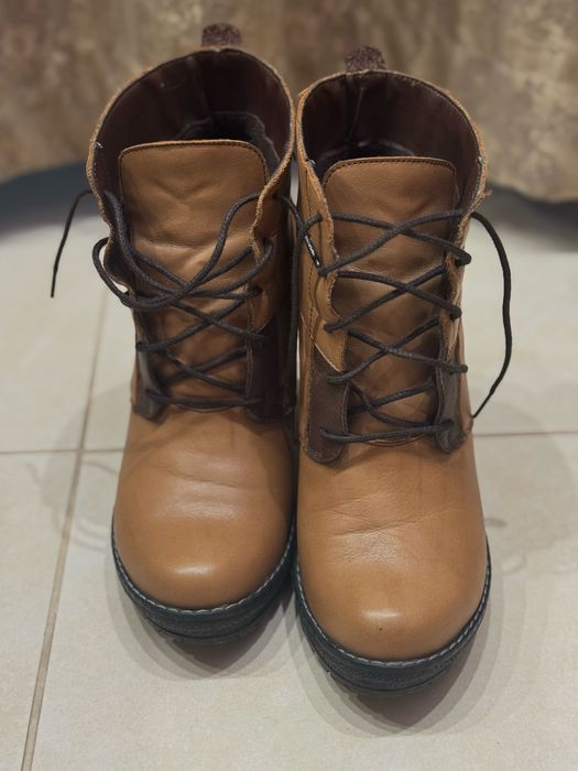 Дамски боти на ток - естествена кожа