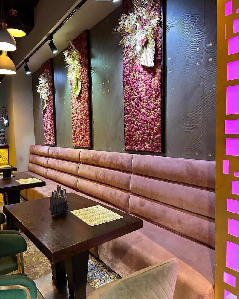 Canapele restaurant / bar