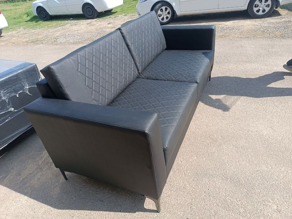 Mebellarni qayta ta'mirlash xizmati.