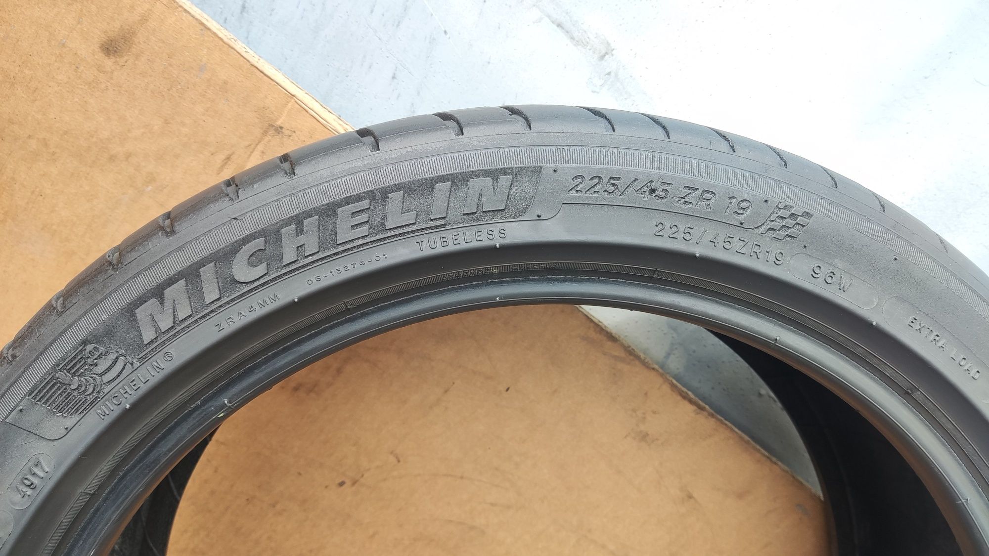 4бр летни гуми 225/45/19 Michelin Pilot Sport 4, нова цена 299лв
6,5mm