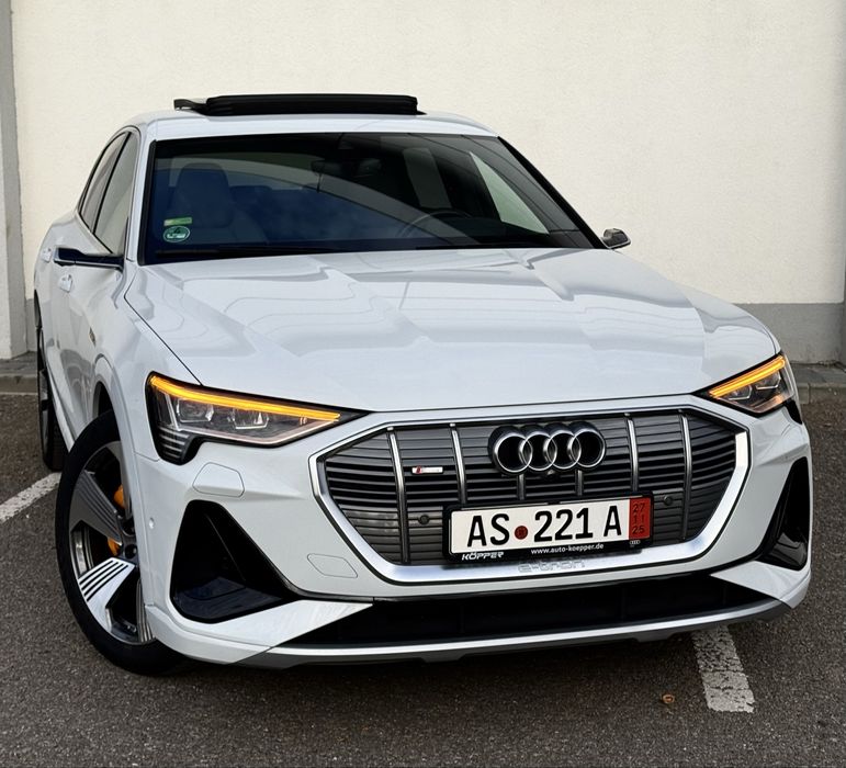 Audi Q8 E-tron,S line