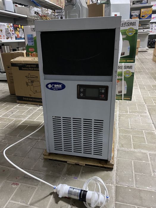 Ледогенератор 27кг. автоматизирований , подключается к водоснабжению