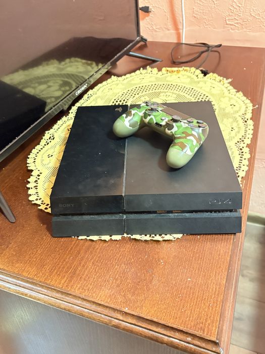 Продавам Playstation 4
