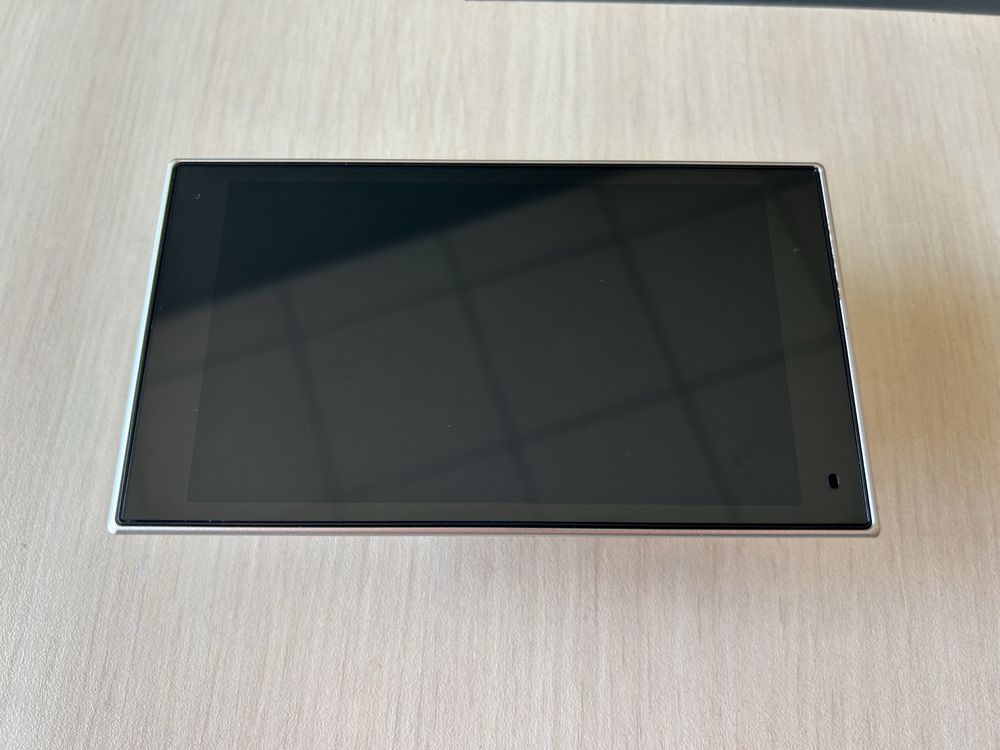 Продавам GARMIN nüvi 3598 LMT-D