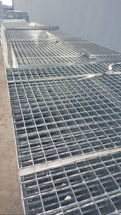 Grătare zincate la diferite dimensiuni