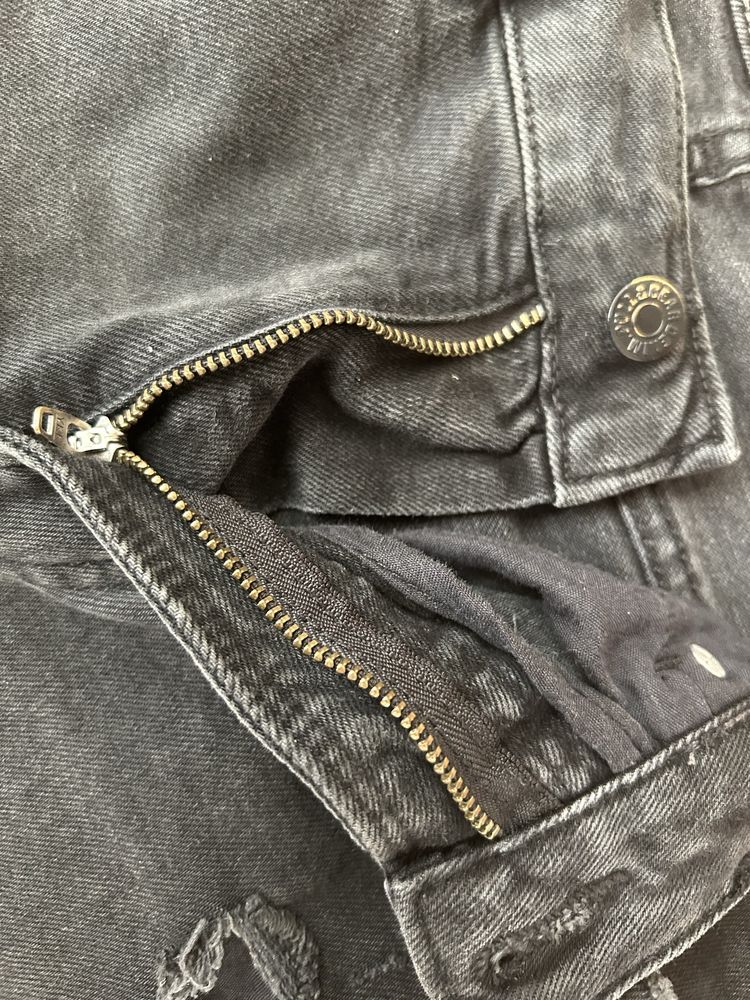 Pantaloni scurti/rupti