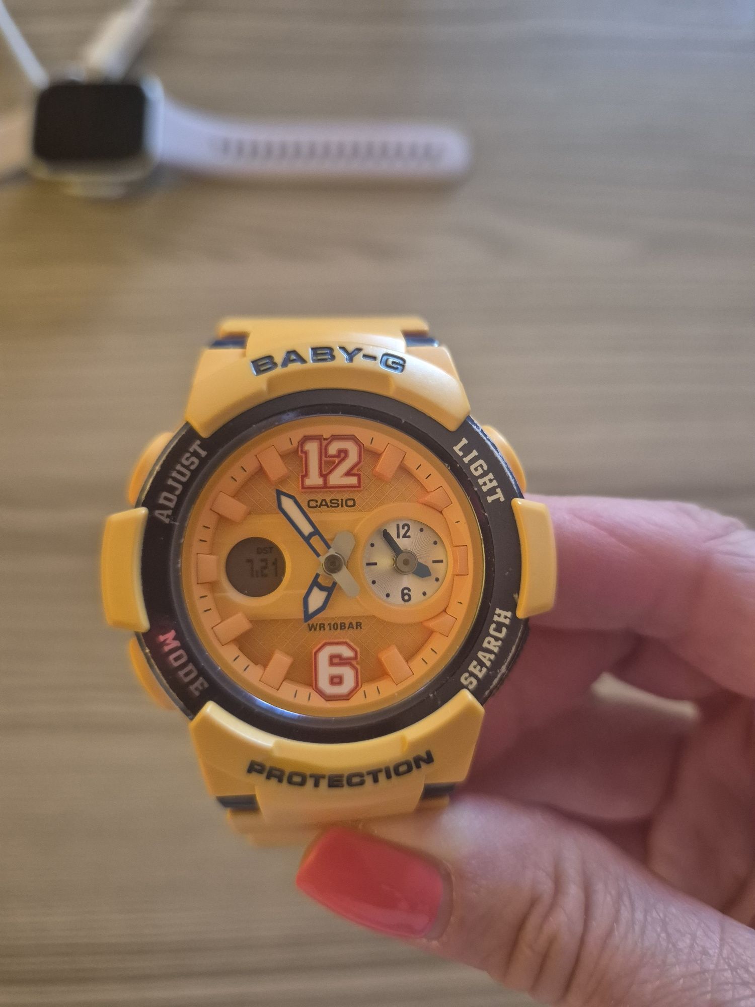 Часовник Casio Baby-G,оранжев, wr 10bar