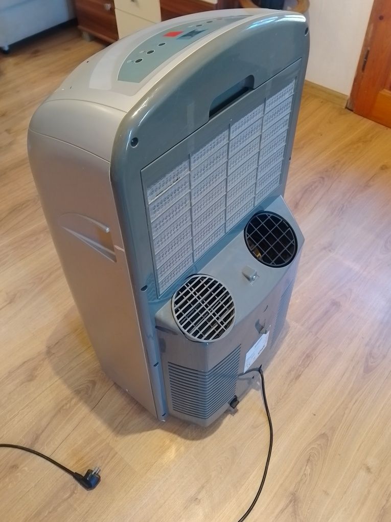 Мобилен климатик 11.370 Btu