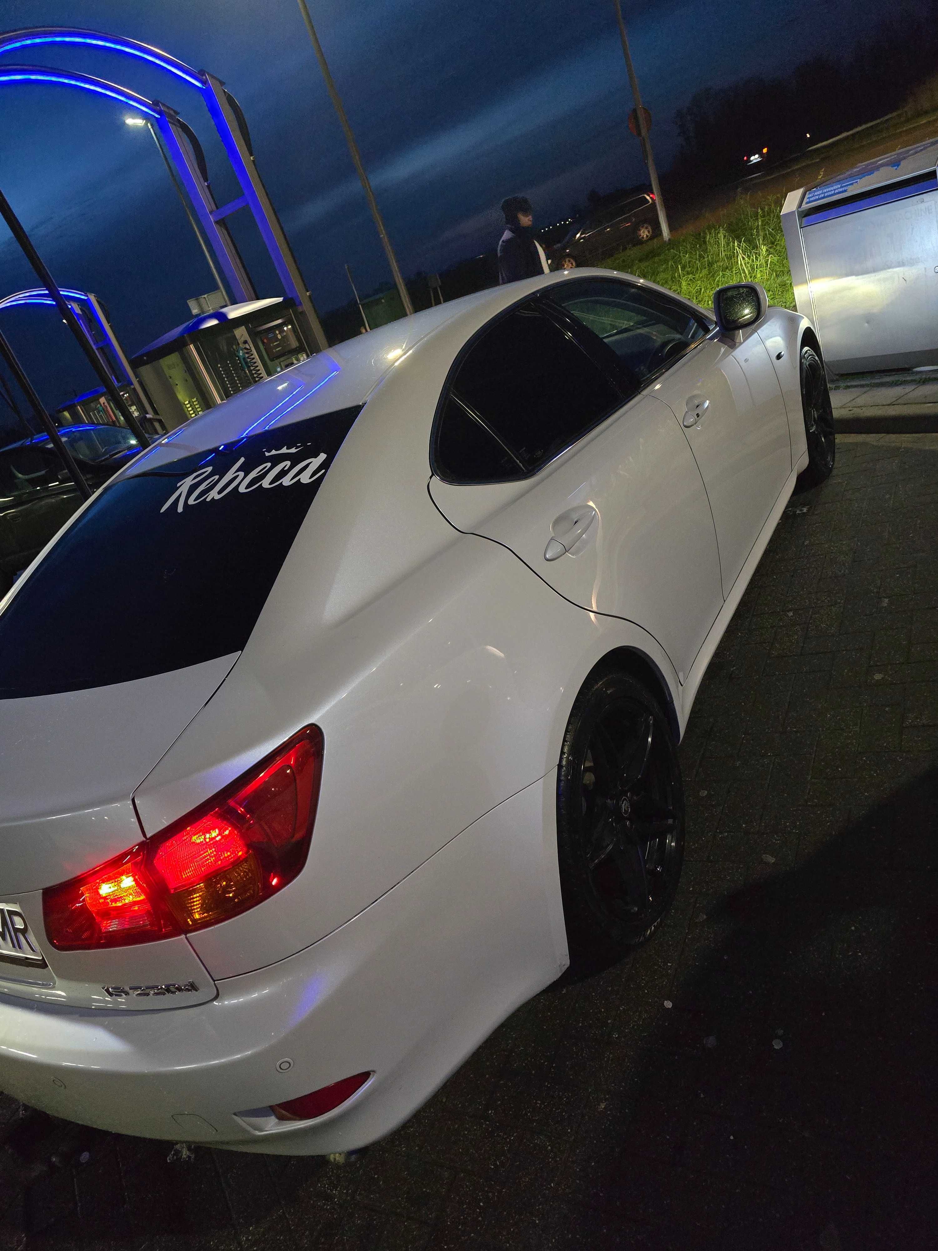 Vand lexus is 220d urgent