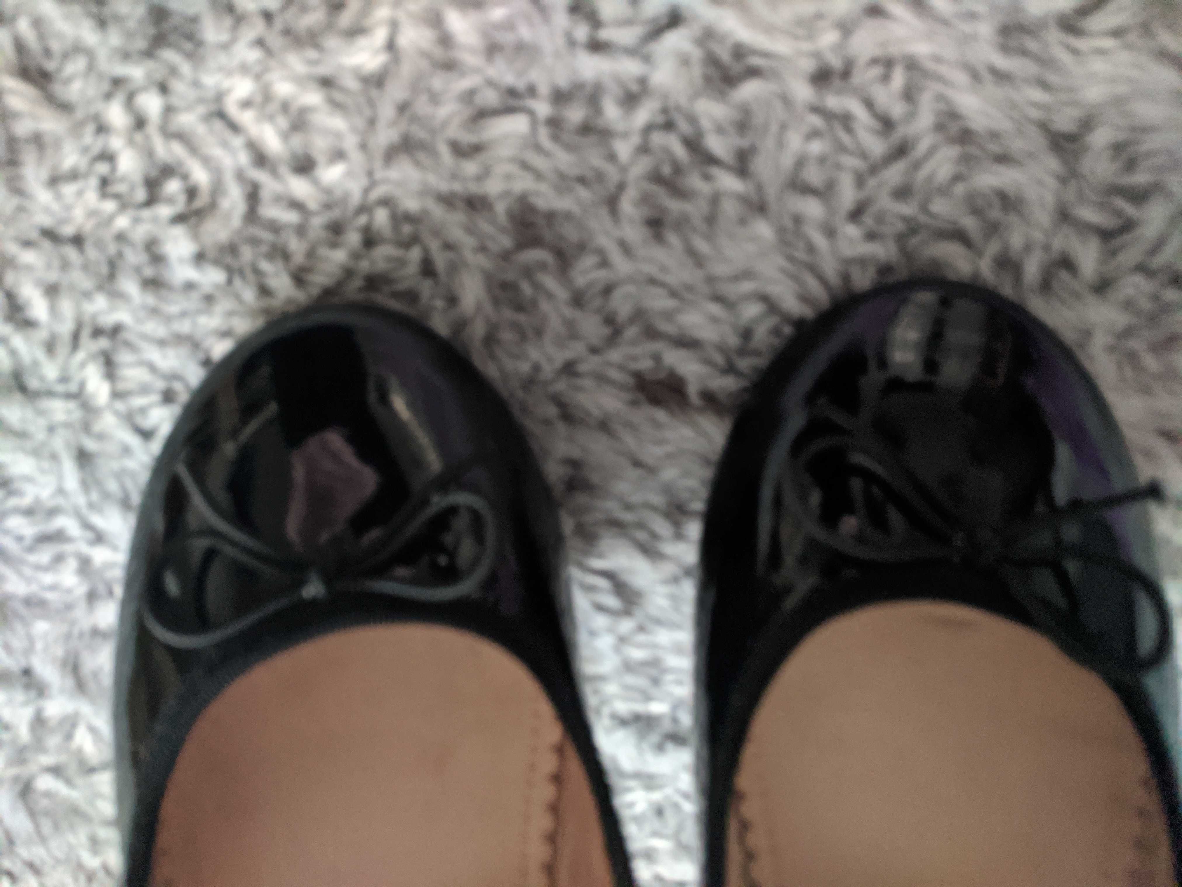 Pantofi/balerini negri de lac H&M mar 33